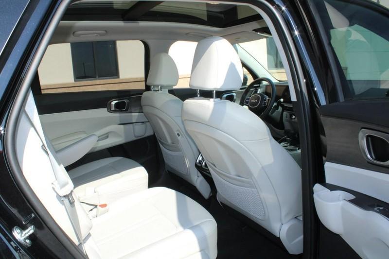 used 2025 Kia Sorento car, priced at $37,500