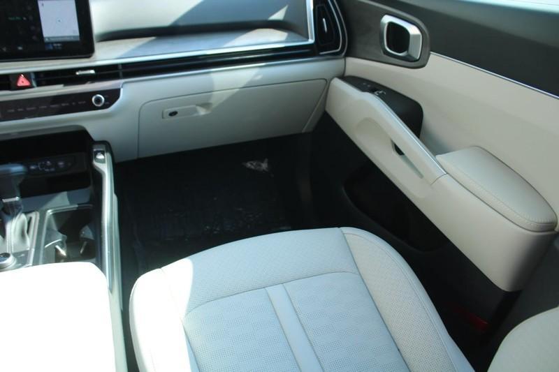 used 2025 Kia Sorento car, priced at $37,500