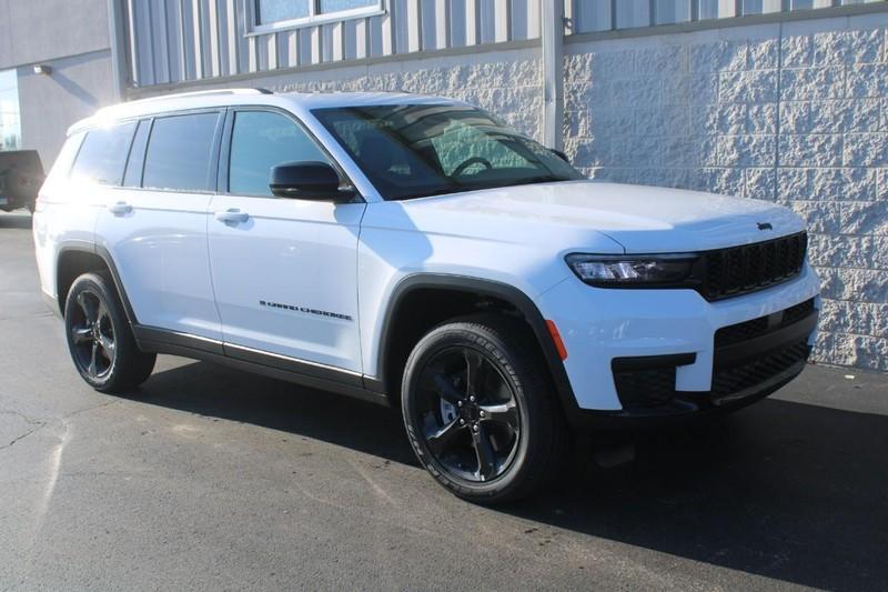 new 2025 Jeep Grand Cherokee L car, priced at $45,595