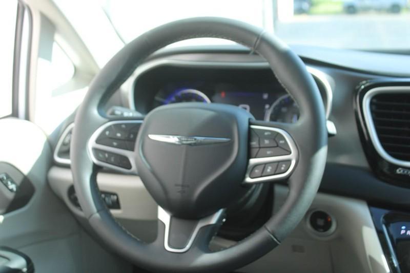 used 2023 Chrysler Pacifica car, priced at $23,648