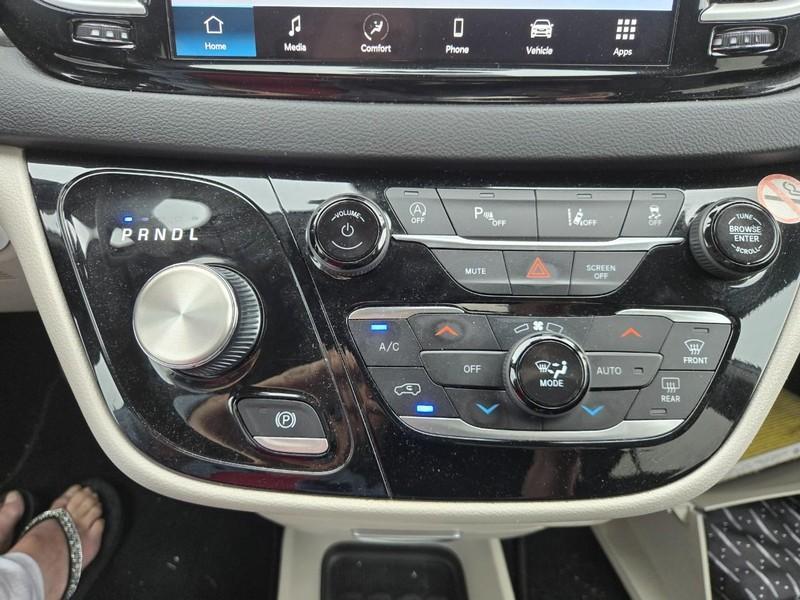 used 2023 Chrysler Pacifica car, priced at $25,000