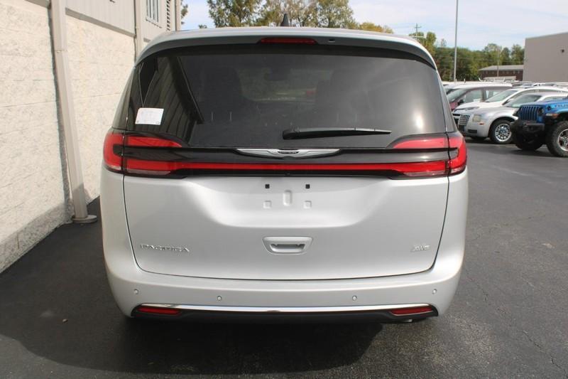 new 2024 Chrysler Pacifica car, priced at $43,995