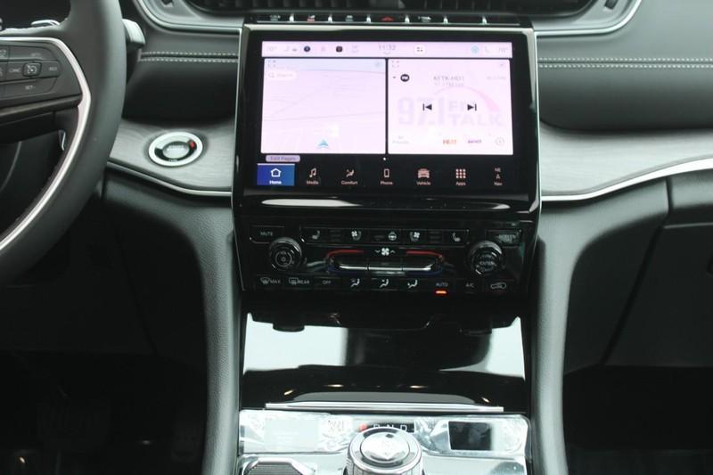 new 2025 Jeep Grand Cherokee car, priced at $50,617