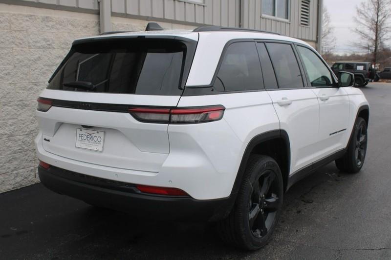 new 2025 Jeep Grand Cherokee car, priced at $41,900