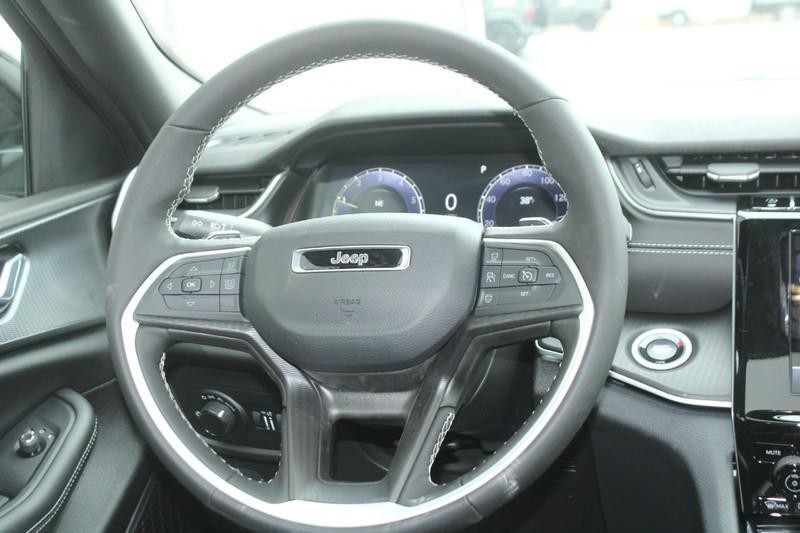 new 2025 Jeep Grand Cherokee car, priced at $41,900