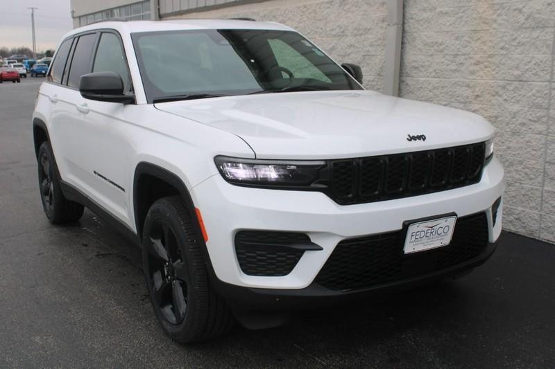 new 2025 Jeep Grand Cherokee car, priced at $41,900