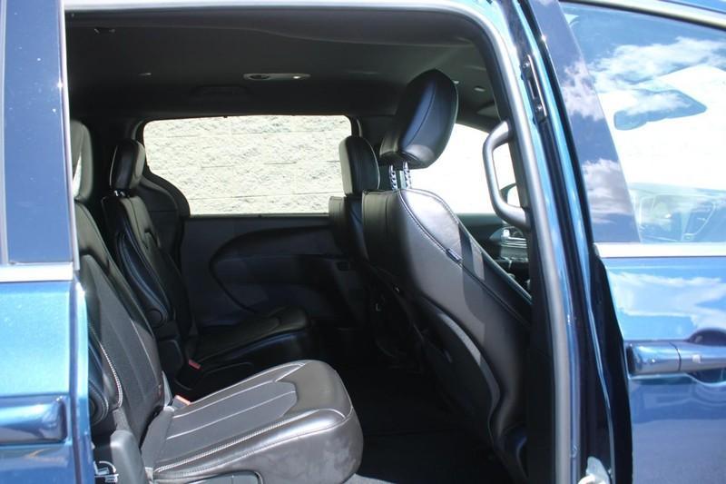 used 2025 Chrysler Pacifica car, priced at $37,548