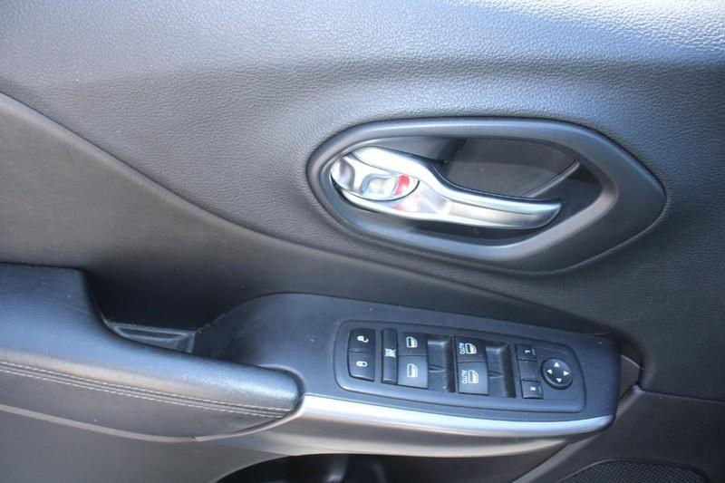 used 2020 Jeep Cherokee car, priced at $19,990