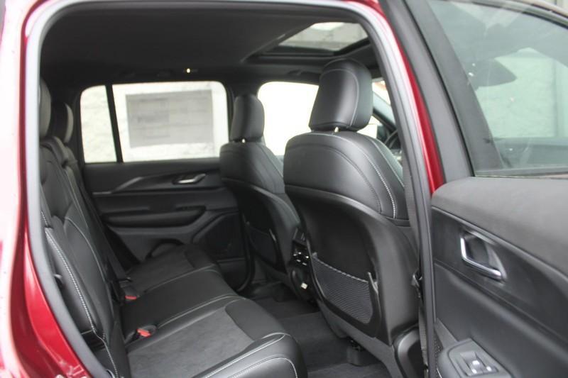 new 2025 Jeep Grand Cherokee car, priced at $41,650