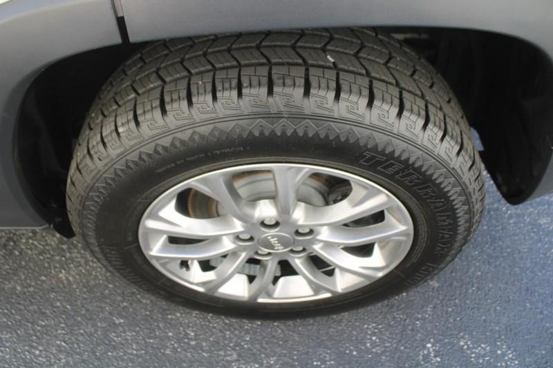used 2021 Jeep Cherokee car, priced at $21,500