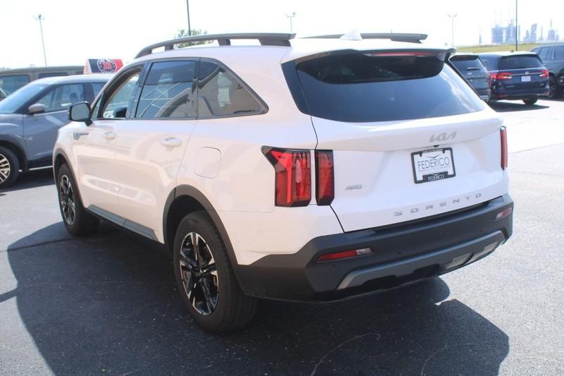 used 2022 Kia Sorento car, priced at $21,900