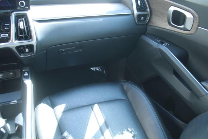 used 2022 Kia Sorento car, priced at $21,900