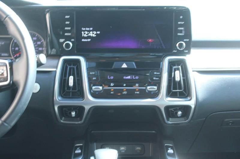 used 2022 Kia Sorento car, priced at $21,900