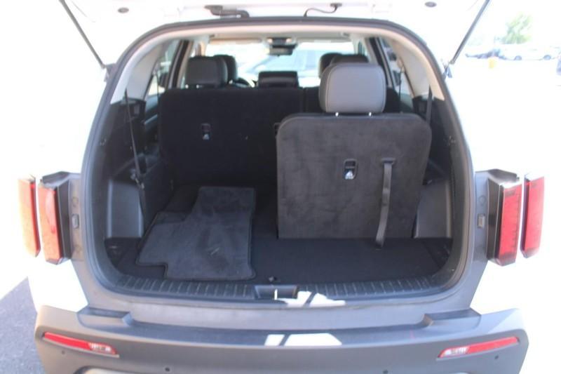 used 2022 Kia Sorento car, priced at $21,900