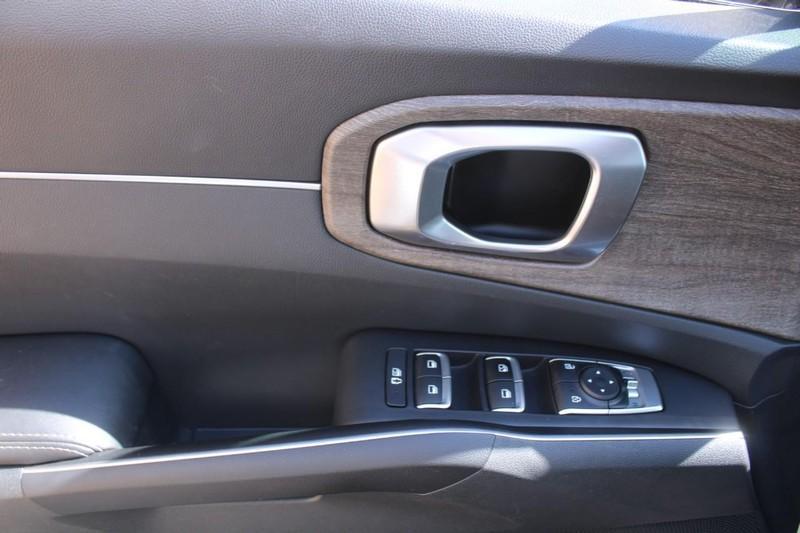 used 2022 Kia Sorento car, priced at $21,900