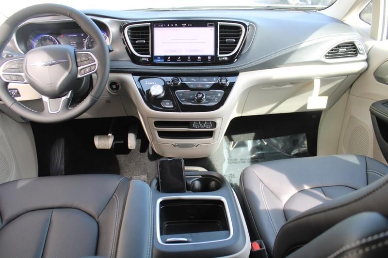 new 2024 Chrysler Pacifica car, priced at $38,990