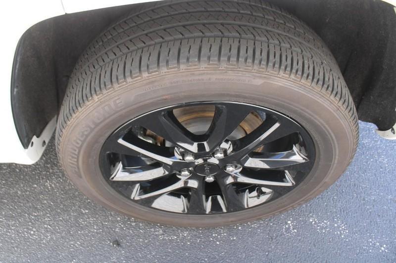 used 2022 Jeep Grand Cherokee WK car, priced at $33,809