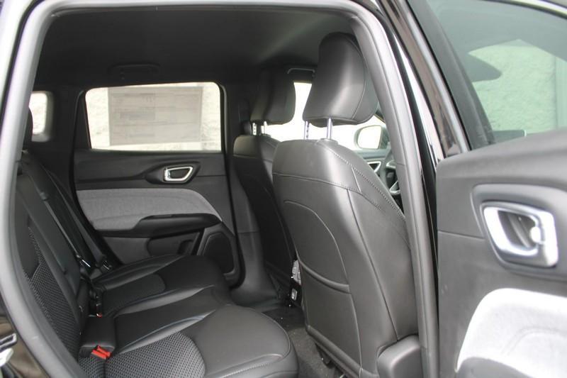 new 2025 Jeep Compass car, priced at $30,800