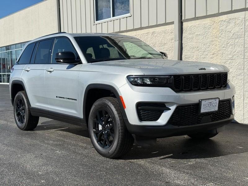 new 2025 Jeep Grand Cherokee car, priced at $39,350