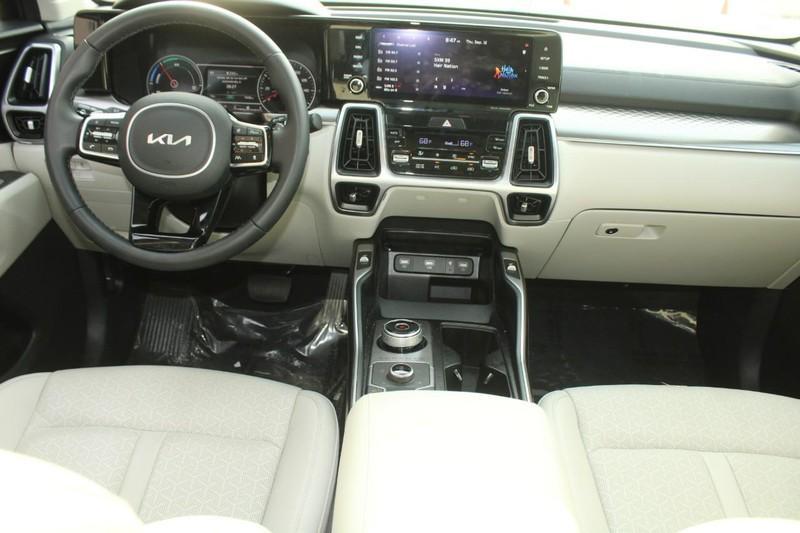 used 2024 Kia Sorento Hybrid car, priced at $35,495