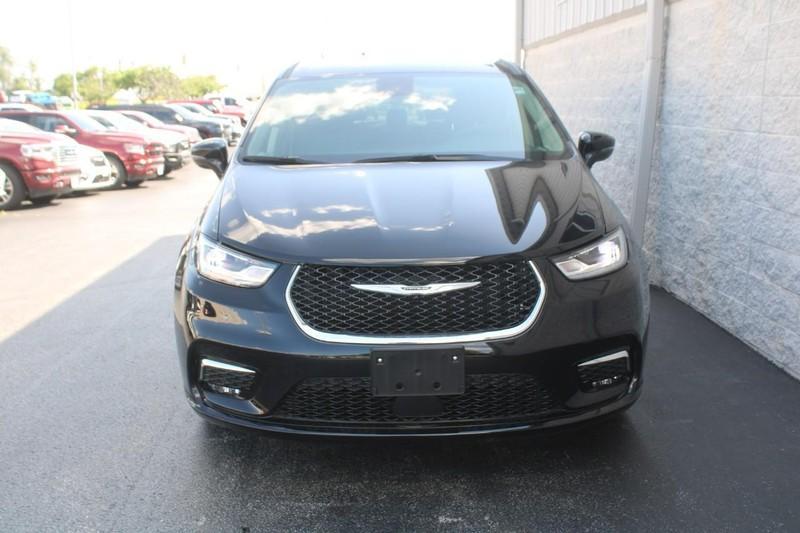 used 2024 Chrysler Pacifica car, priced at $38,900