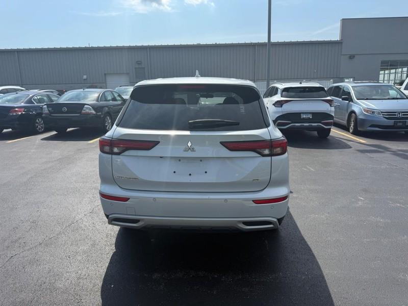 used 2024 Mitsubishi Outlander car, priced at $25,800