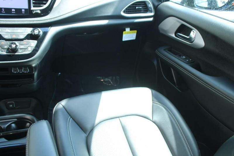 used 2024 Chrysler Pacifica car, priced at $40,900