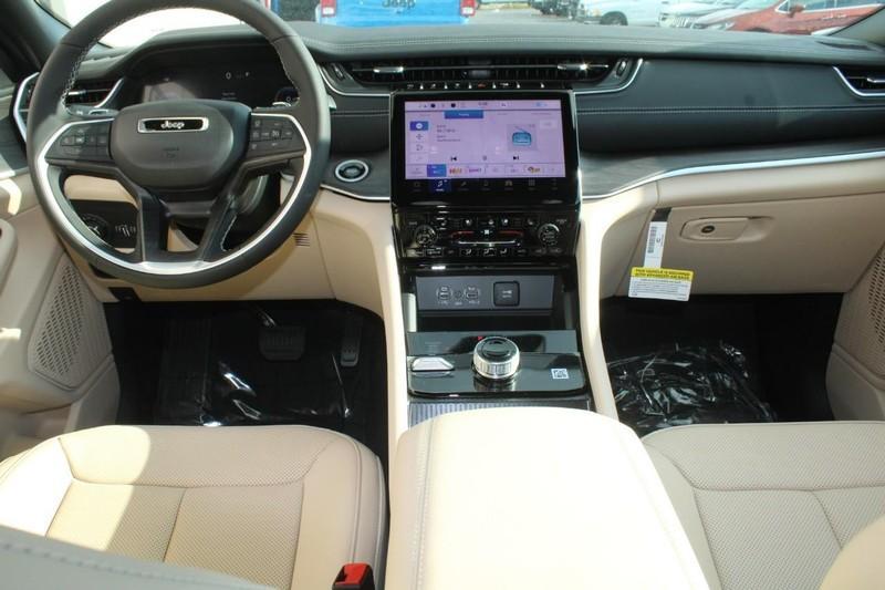 new 2025 Jeep Grand Cherokee car, priced at $47,550