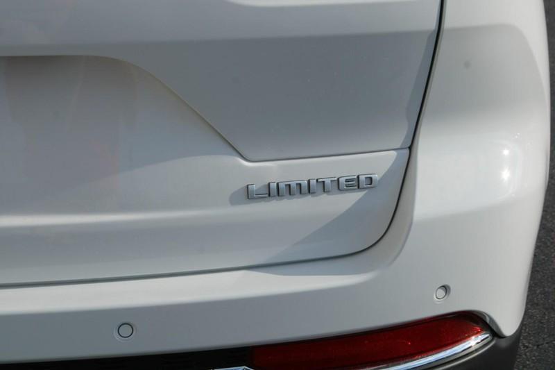 new 2025 Jeep Grand Cherokee car, priced at $47,550