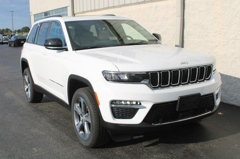 new 2025 Jeep Grand Cherokee car, priced at $47,550