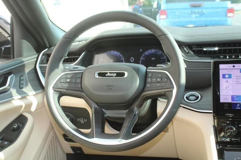 new 2025 Jeep Grand Cherokee car, priced at $47,550