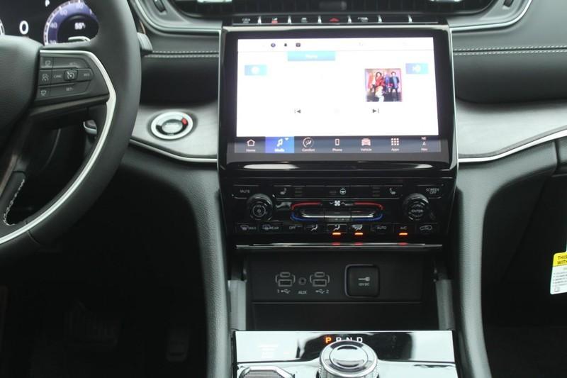 new 2025 Jeep Grand Cherokee car, priced at $48,310