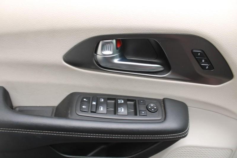 used 2023 Chrysler Pacifica car, priced at $23,851