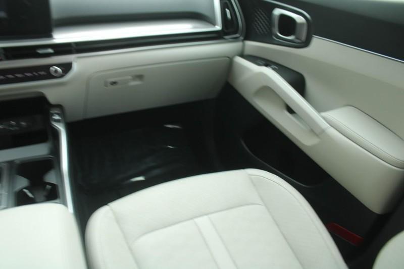 used 2024 Kia Sorento car, priced at $32,500