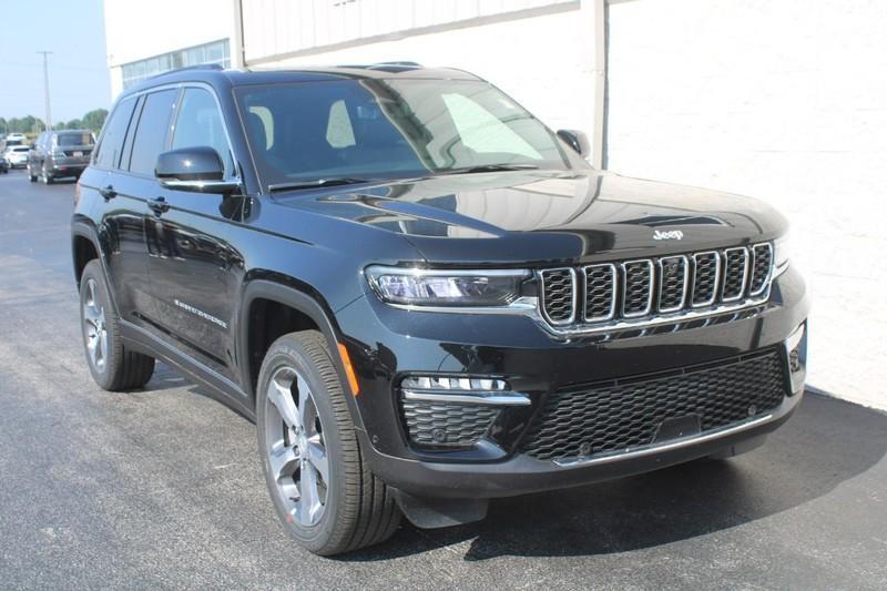 new 2025 Jeep Grand Cherokee car, priced at $49,105