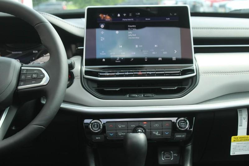 new 2025 Jeep Compass car, priced at $32,300