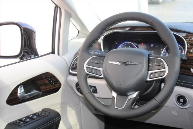 new 2024 Chrysler Pacifica car, priced at $43,895