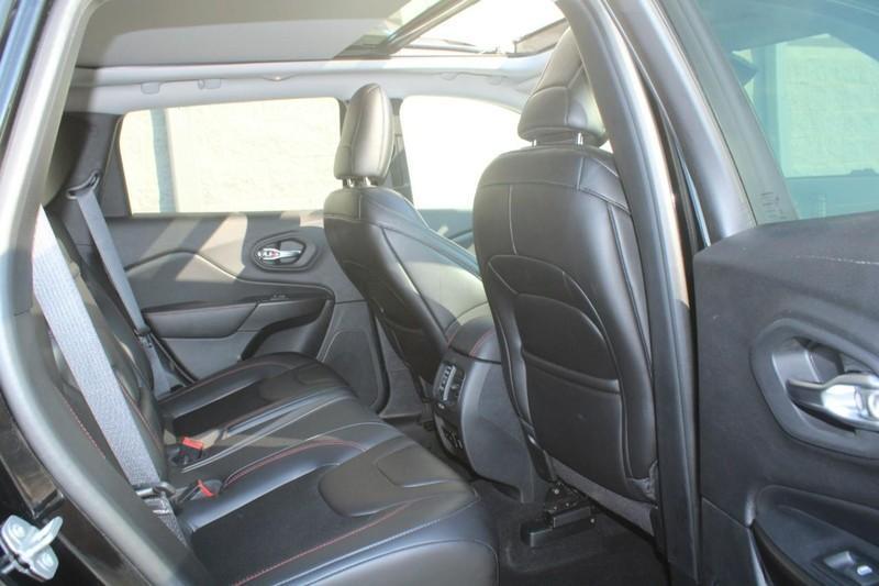 used 2019 Jeep Cherokee car, priced at $25,990