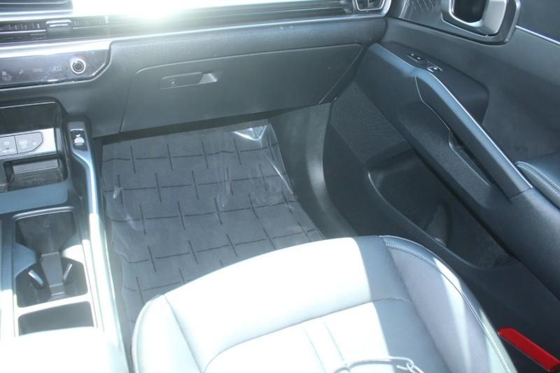 used 2025 Kia Sorento car, priced at $32,000