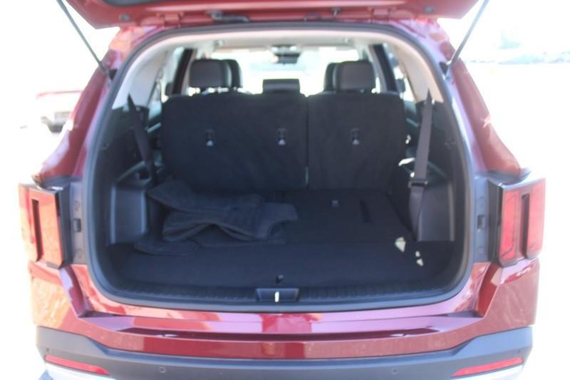 used 2025 Kia Sorento car, priced at $32,000