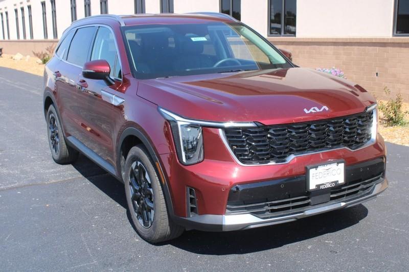 used 2025 Kia Sorento car, priced at $32,000