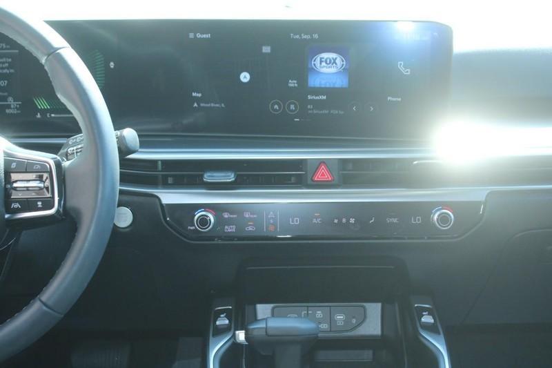 used 2025 Kia Sorento car, priced at $32,000
