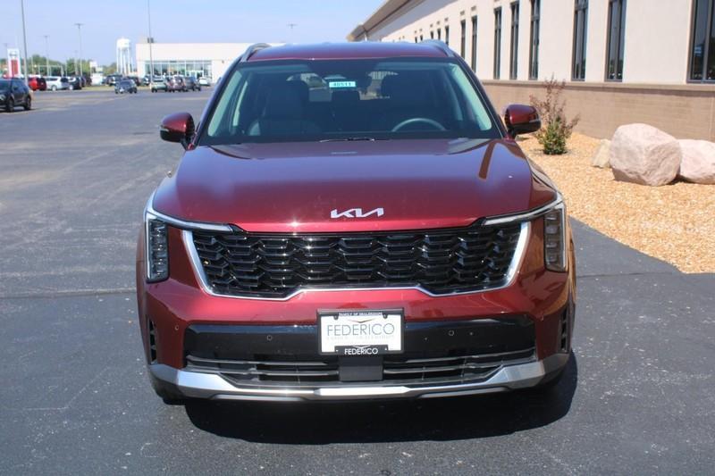 used 2025 Kia Sorento car, priced at $32,000