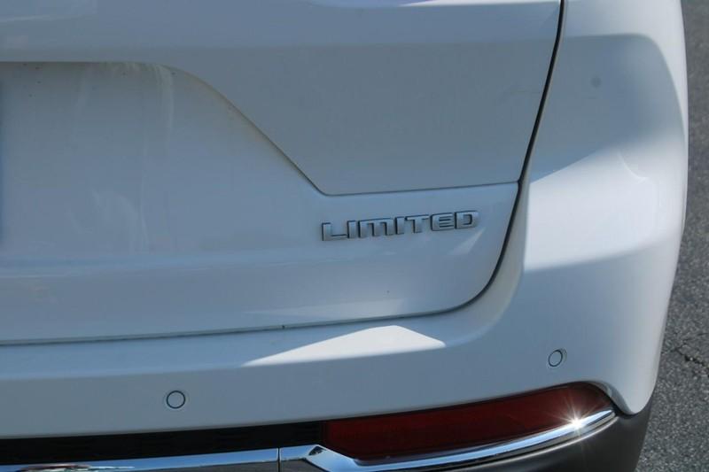 new 2025 Jeep Grand Cherokee car, priced at $47,650