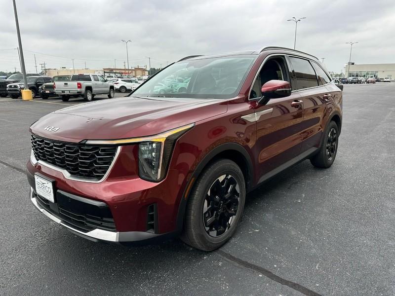 used 2025 Kia Sorento car, priced at $30,600