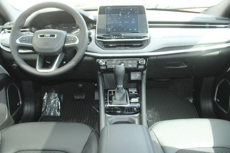 new 2025 Jeep Compass car, priced at $30,200