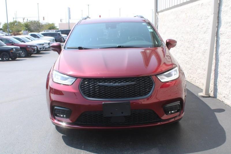 used 2022 Chrysler Pacifica car, priced at $31,800