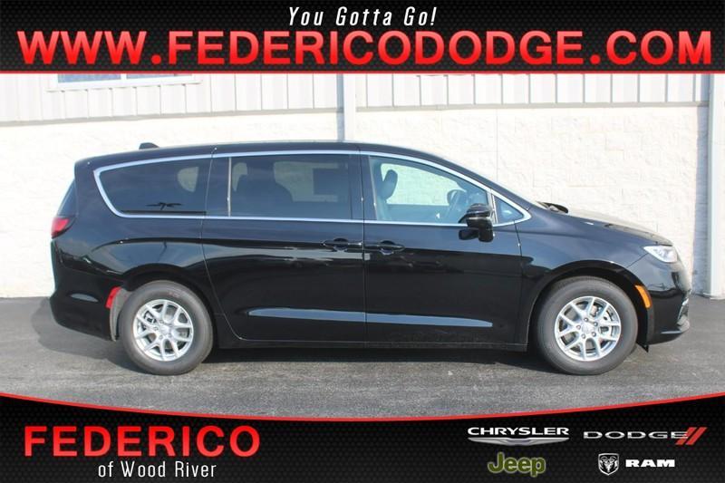 new 2025 Chrysler Pacifica car, priced at $44,725