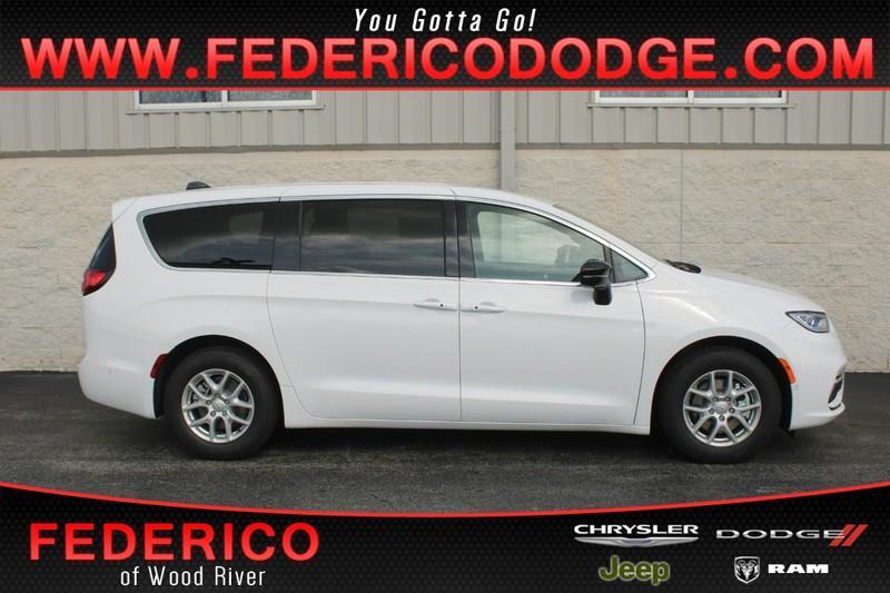 new 2025 Chrysler Pacifica car, priced at $43,725
