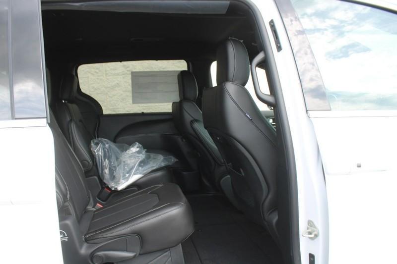 new 2025 Chrysler Pacifica car, priced at $43,725